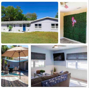 Beachy 3B/2BA getaway! Minutes to beaches/downtown